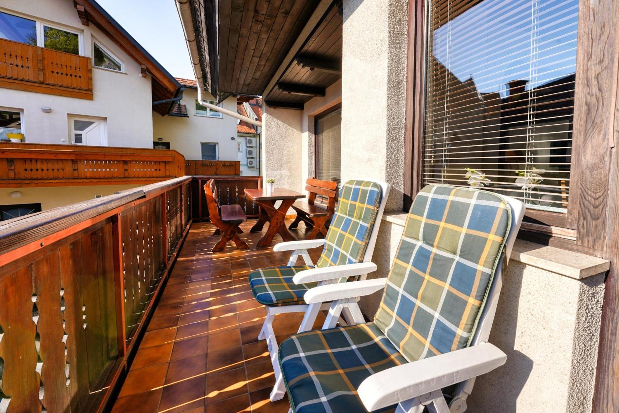 Castle Way Apartments Tamy Bled Exterior photo